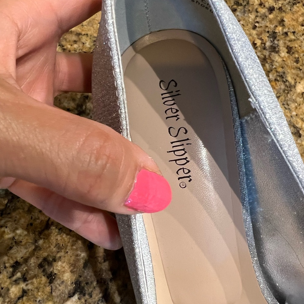 Women's Silver Heels with Bow Detail - Picture 4 of 9